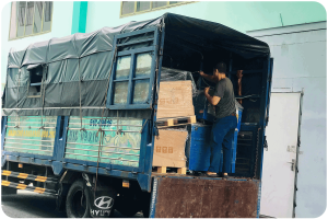 Xe tải chở hàng